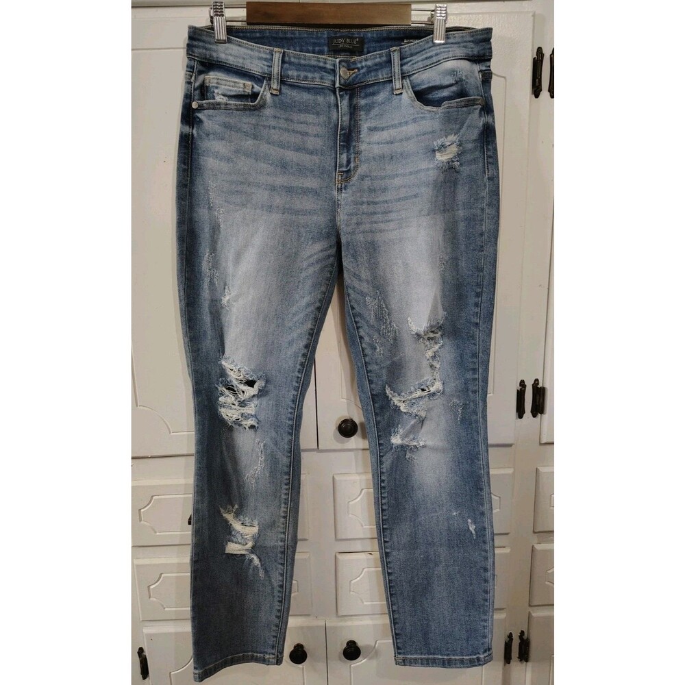 Judy Blue Mid Rise Distressed Boyfriend Fit Jeans Medium Wash Size 11/30 denim